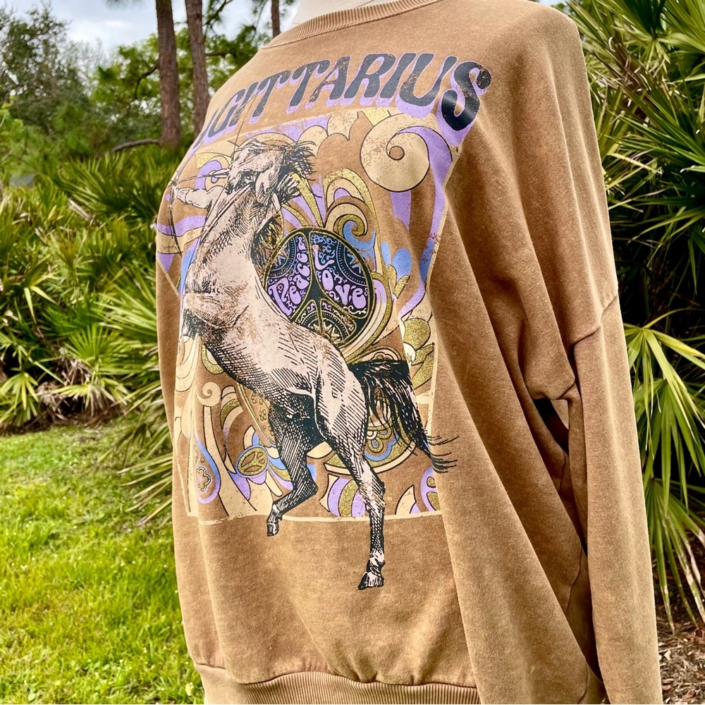 No Boundaries Tan Sagittarius Sweatshirt Size 2XL Birth Sign Graphic Astrology - Picture 7 of 15